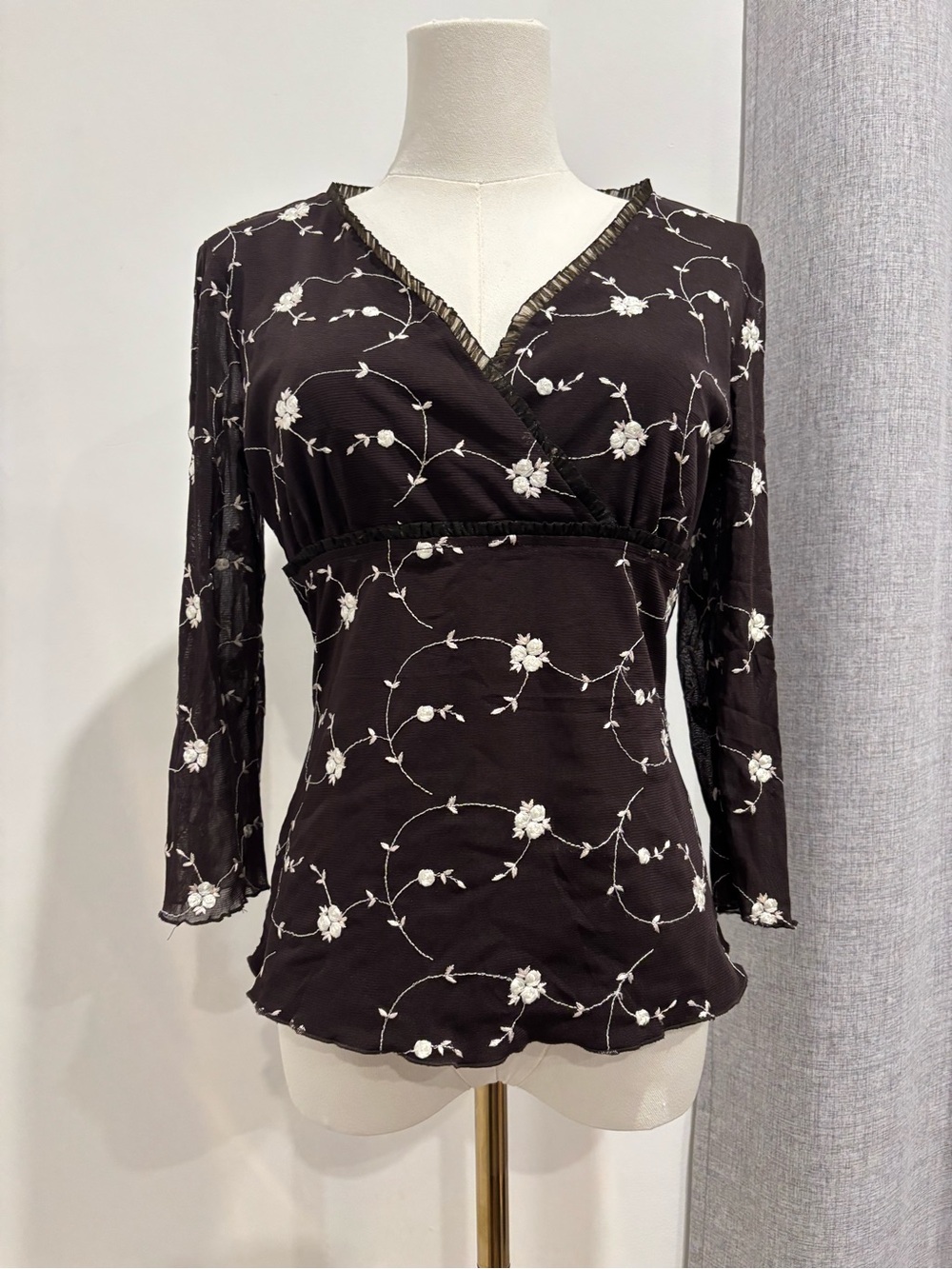 INC International Concepts Brown Floral Embroidered Blouse w/Ruffle Hem Vintage